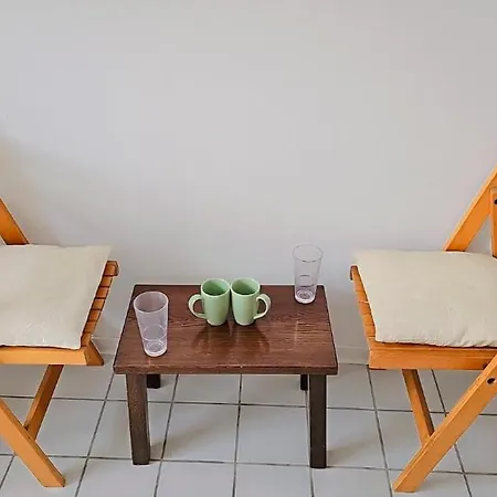 Beautiful 3 Big With Kitchen And Balcony Lejlighed *