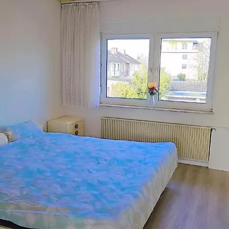 Apartment Beautiful 3 Big With Kitchen And Balcony *