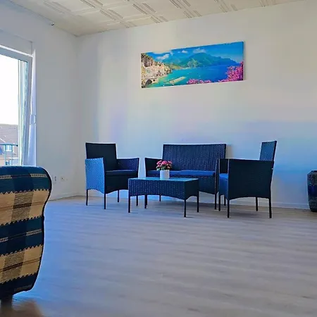 Apartment Beautiful 3 Big With Kitchen And Balcony