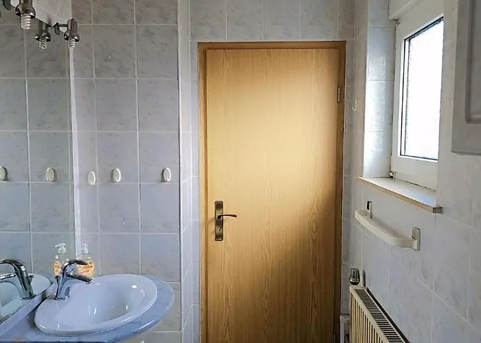 Beautiful 3 Big With Kitchen And Balcony Apartment