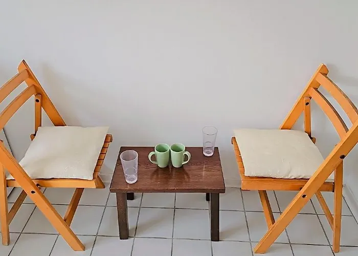 Beautiful 3 Big With Kitchen And Balcony Apartment *