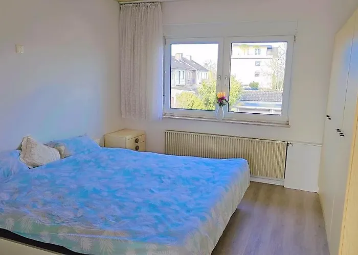 Apartment Beautiful 3 Big With Kitchen And Balcony *