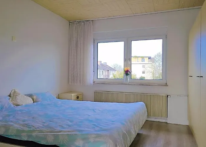 Apartment Beautiful 3 Big With Kitchen And Balcony *