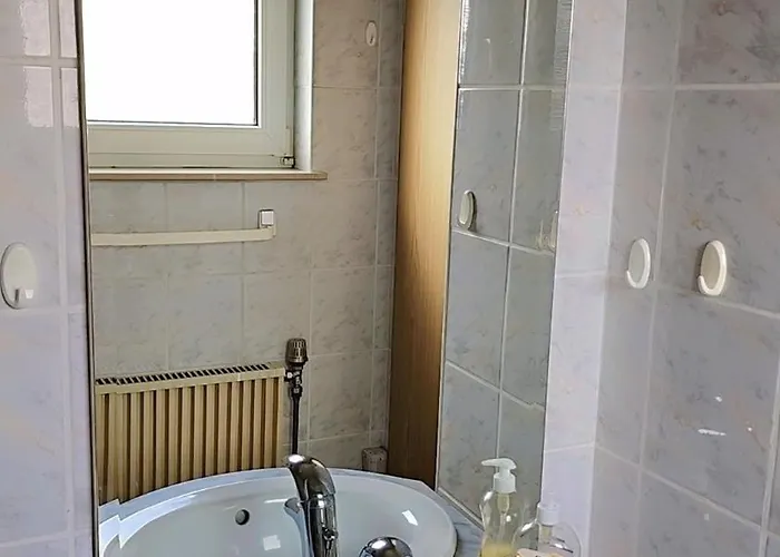 Apartment Beautiful 3 Big With Kitchen And Balcony *