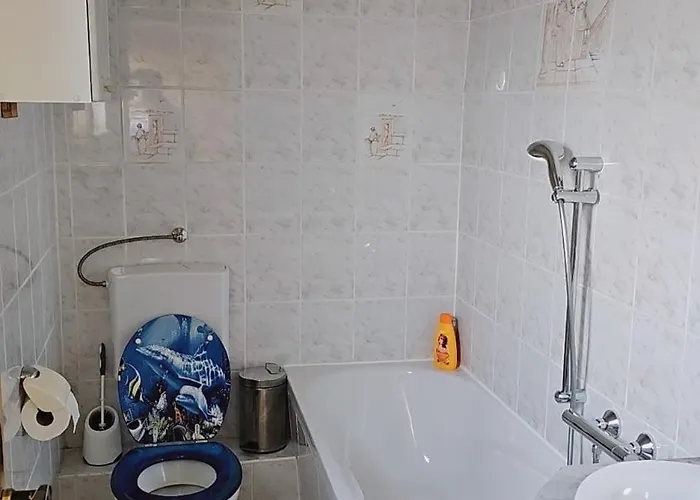 Apartment Beautiful 3 Big With Kitchen And Balcony